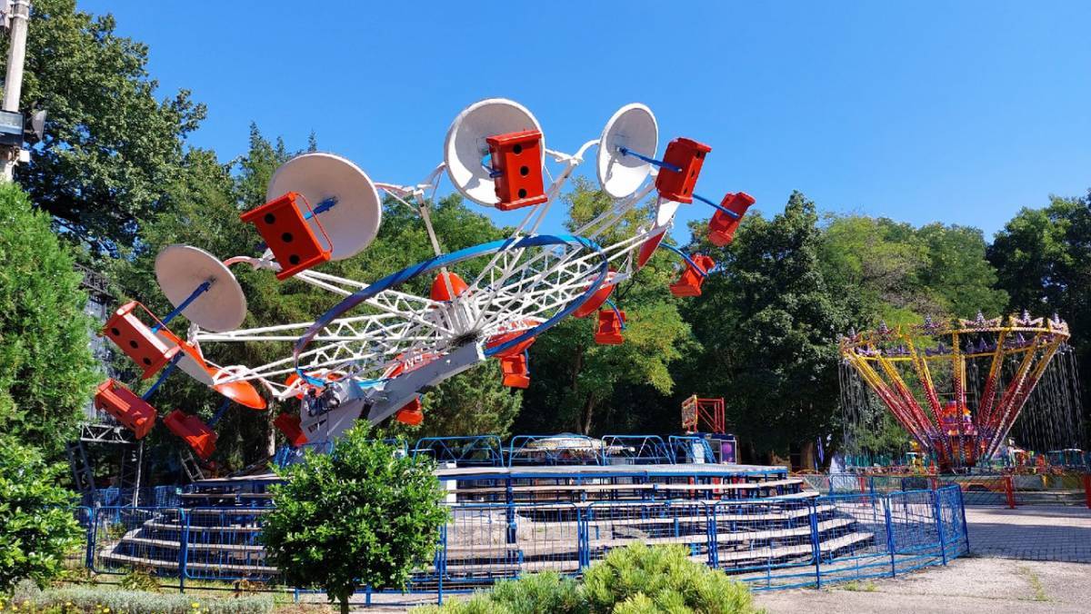 Безопасность аттракционов в парках Симферополя находится на особом контроле